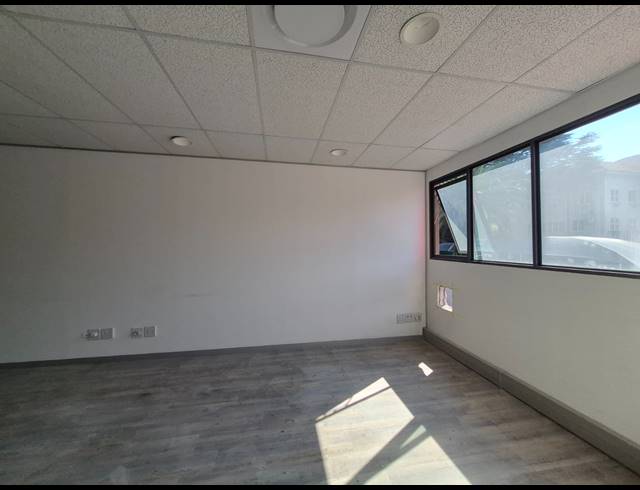 117M² OFFICE TO LET IN DUNKELD